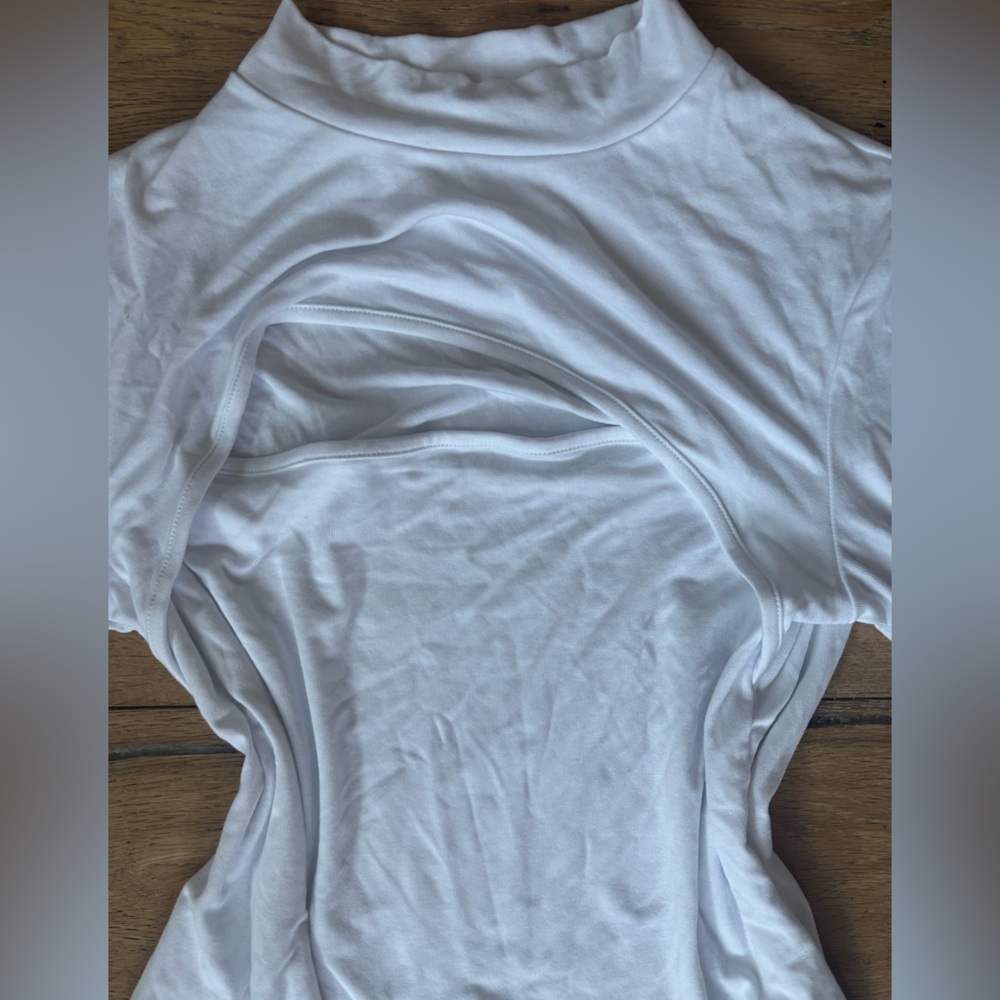 White Long Sleeve Bodysuit XXL Mangopop NWT Asyemtrical Cleavage Cutout - Picture 3 of 4